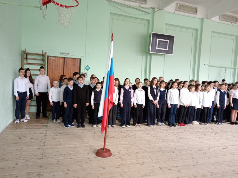 Еженедельная церемония поднятия государственного флага Российской Федерации.#НавигаторыДетства71.