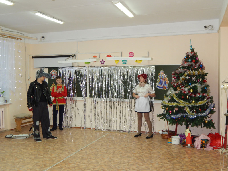 Новогодняя театрализованная музыкальная сказка «Емелин Новый год».